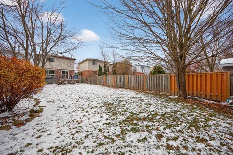 Photo 35 at 113 Garden Drive, Allandale Heights, Barrie
