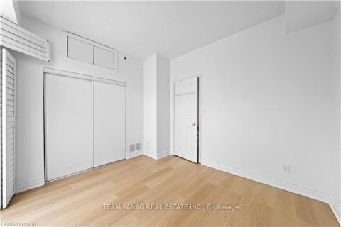 Photo 15 at 132 - 28 Stadium Road, Niagara, Toronto