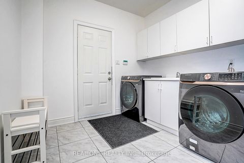 Photo 36 at 97 Springbrook Drive, Langstaff, Richmond Hill