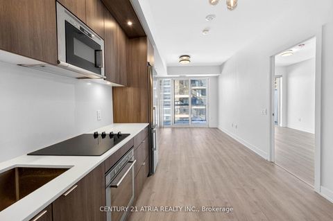 Photo 10 at 802 - 30 Inn On The Park Drive, Don Mills, Toronto