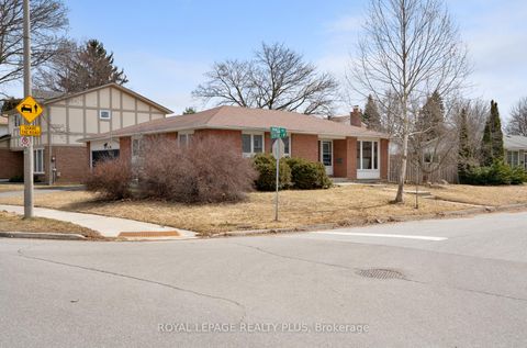 Photo 3 at 222 Centre Street W, Mill Pond, Richmond Hill