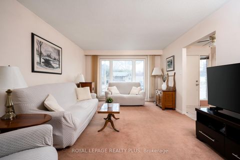 Photo 8 at 222 Centre Street W, Mill Pond, Richmond Hill