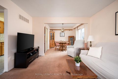 Photo 13 at 222 Centre Street W, Mill Pond, Richmond Hill