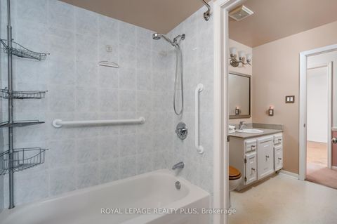 Photo 25 at 222 Centre Street W, Mill Pond, Richmond Hill