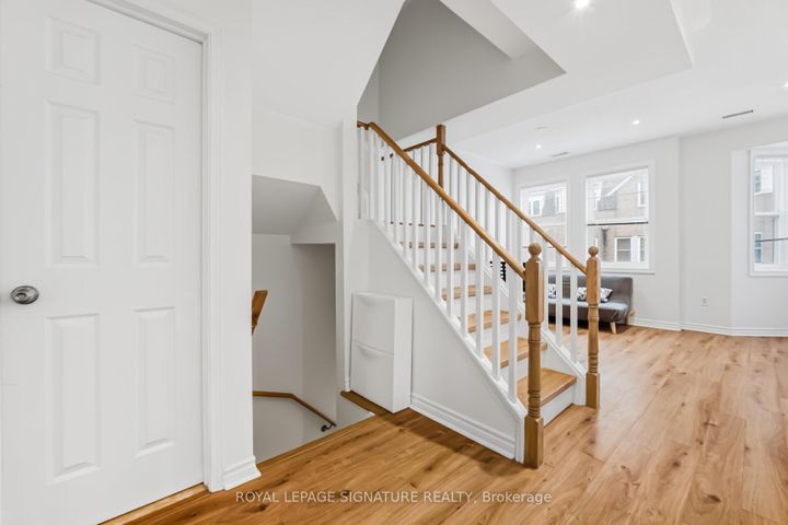 Photo 4 at 153 - 760 Lawrence Avenue W, Glen Park, Toronto