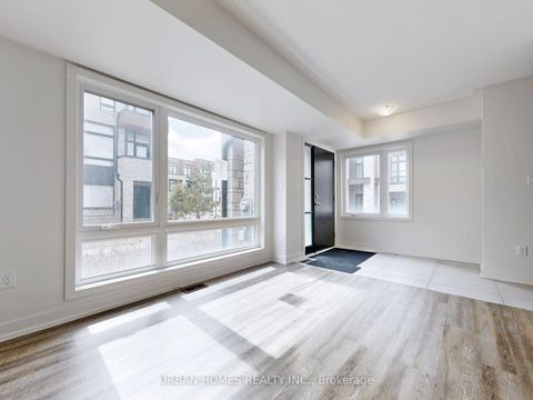 Photo 5 at 41 Gerussi Street, Vellore Village, Vaughan