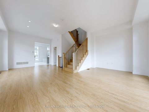 Photo 10 at 41 Gerussi Street, Vellore Village, Vaughan