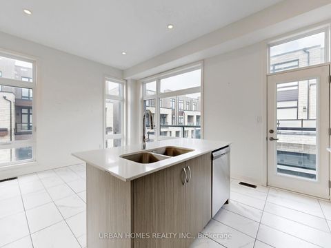 Photo 18 at 41 Gerussi Street, Vellore Village, Vaughan