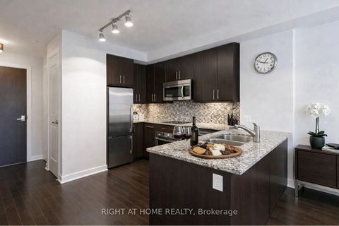 Photo 4 at 301 - 1 The Esplanade, Waterfront Communities C8, Toronto