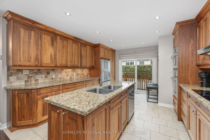 Photo 10 at 20 Ruddell Crescent, Georgetown, Halton Hills