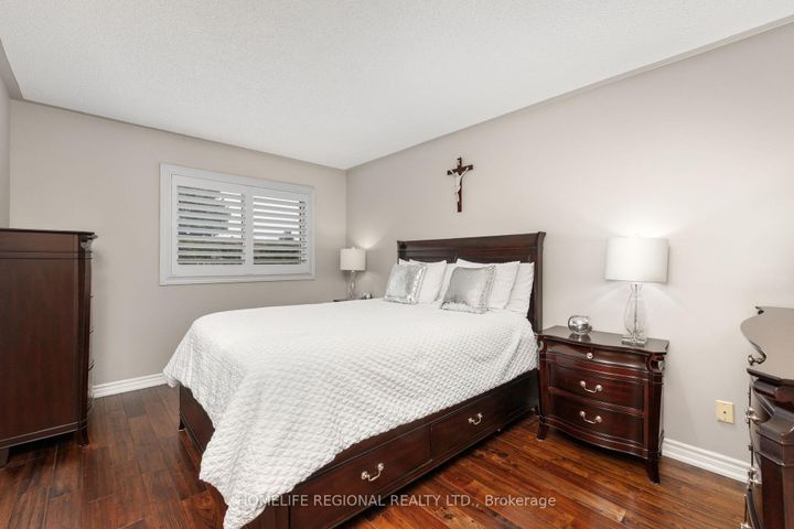 Photo 11 at 20 Ruddell Crescent, Georgetown, Halton Hills