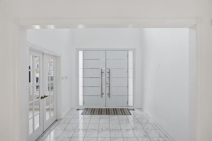 Photo 3 at 31 Vesta Drive, Bayview Hill, Richmond Hill