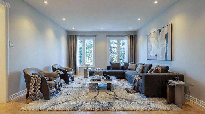 Photo 6 at 31 Vesta Drive, Bayview Hill, Richmond Hill