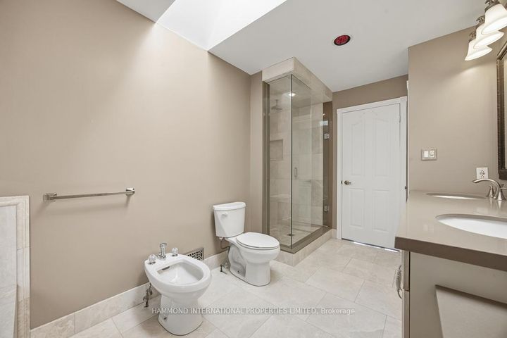 Photo 15 at 31 Vesta Drive, Bayview Hill, Richmond Hill