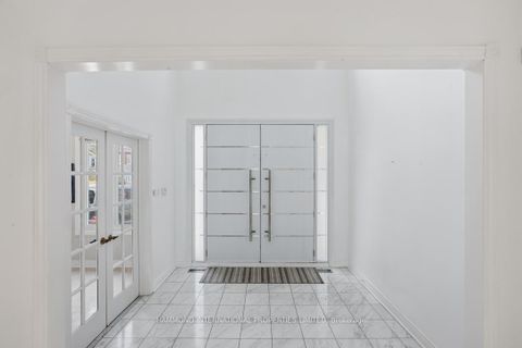 Photo 3 at 31 Vesta Drive, Bayview Hill, Richmond Hill