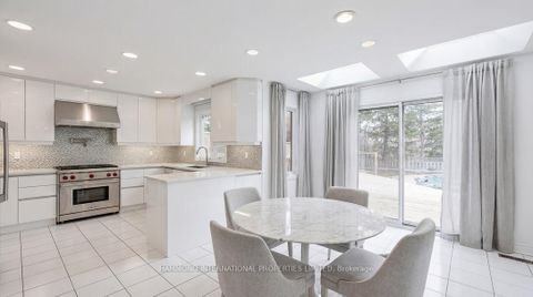 Photo 10 at 31 Vesta Drive, Bayview Hill, Richmond Hill