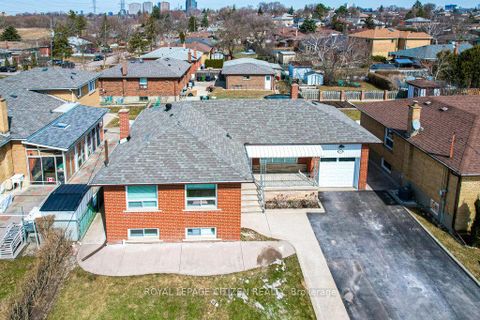 Photo 5 at 34 Belleglade Court, Humbermede, Toronto