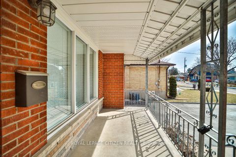 Photo 6 at 34 Belleglade Court, Humbermede, Toronto