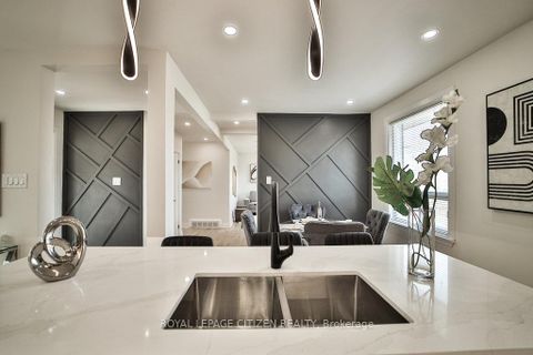 Photo 12 at 34 Belleglade Court, Humbermede, Toronto