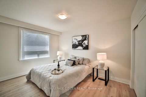 Photo 25 at 34 Belleglade Court, Humbermede, Toronto