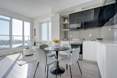 Photo 5 at 806 - 6 Parkwood Avenue, Casa Loma, Toronto