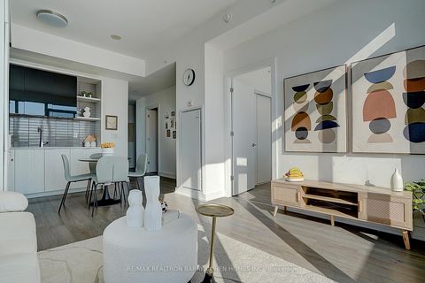 Photo 20 at 806 - 6 Parkwood Avenue, Casa Loma, Toronto