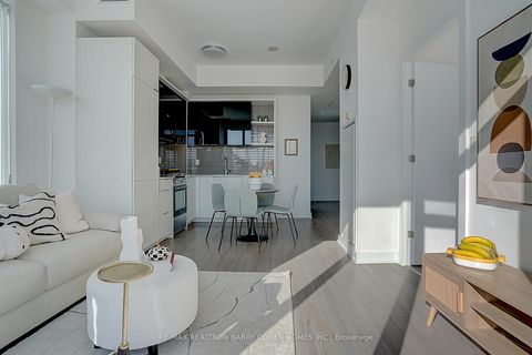 Photo 21 at 806 - 6 Parkwood Avenue, Casa Loma, Toronto