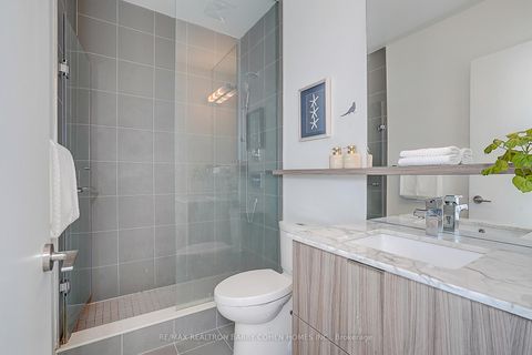 Photo 23 at 806 - 6 Parkwood Avenue, Casa Loma, Toronto