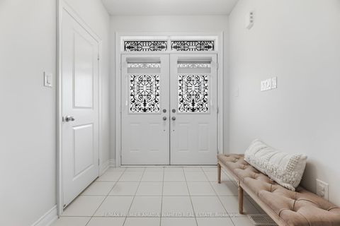 Photo 5 at 138 Alistair Crescent, Kleinburg, Vaughan