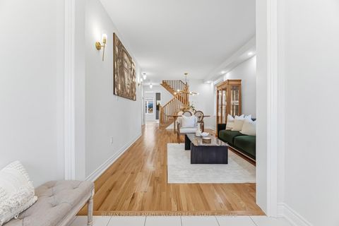 Photo 6 at 138 Alistair Crescent, Kleinburg, Vaughan