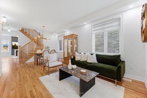 Photo 7 at 138 Alistair Crescent, Kleinburg, Vaughan