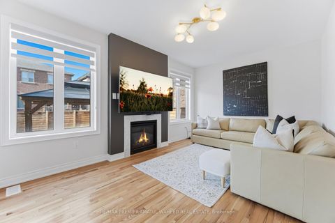 Photo 16 at 138 Alistair Crescent, Kleinburg, Vaughan