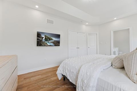 Photo 21 at 138 Alistair Crescent, Kleinburg, Vaughan