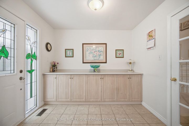 Photo 8 at 6330 Lorca Crescent, Meadowvale, Mississauga