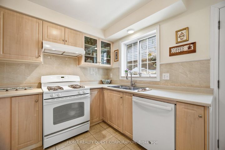 Photo 9 at 6330 Lorca Crescent, Meadowvale, Mississauga