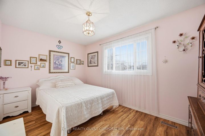 Photo 14 at 6330 Lorca Crescent, Meadowvale, Mississauga
