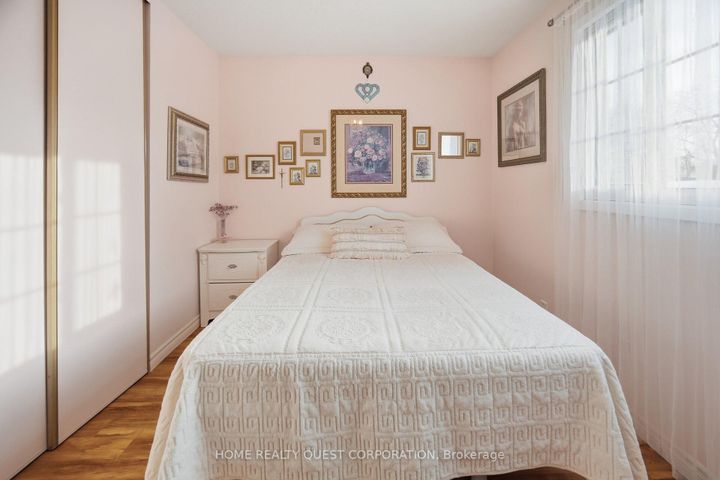 Photo 16 at 6330 Lorca Crescent, Meadowvale, Mississauga