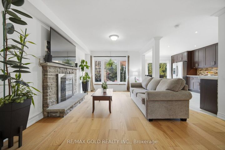 Photo 12 at 66 Cheviot Crescent, Heart Lake East, Brampton