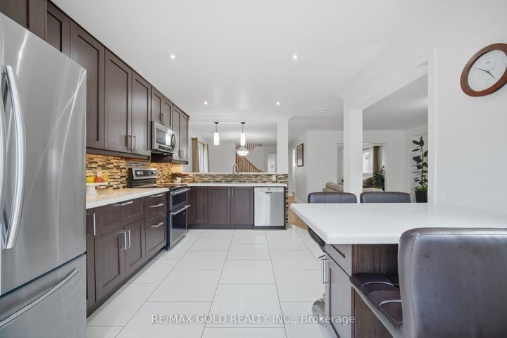 Photo 22 at 66 Cheviot Crescent, Heart Lake East, Brampton