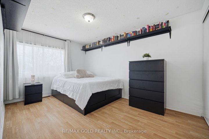 Photo 35 at 66 Cheviot Crescent, Heart Lake East, Brampton