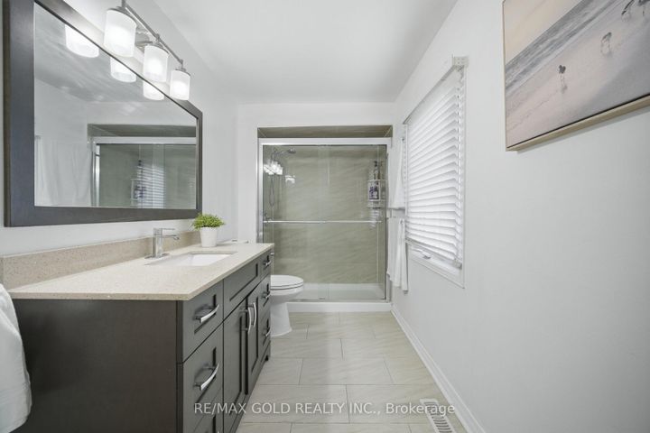 Photo 38 at 66 Cheviot Crescent, Heart Lake East, Brampton