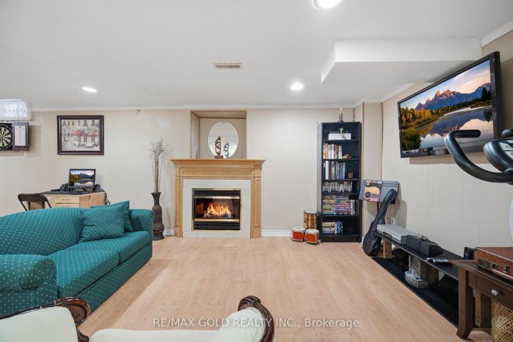 Photo 43 at 66 Cheviot Crescent, Heart Lake East, Brampton