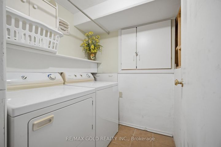 Photo 45 at 66 Cheviot Crescent, Heart Lake East, Brampton