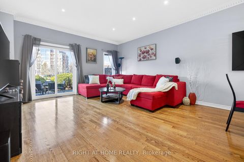 Photo 10 at 254 David Dunlap Circle, Don Mills, Toronto