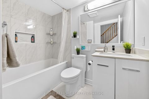 Photo 13 at 254 David Dunlap Circle, Don Mills, Toronto