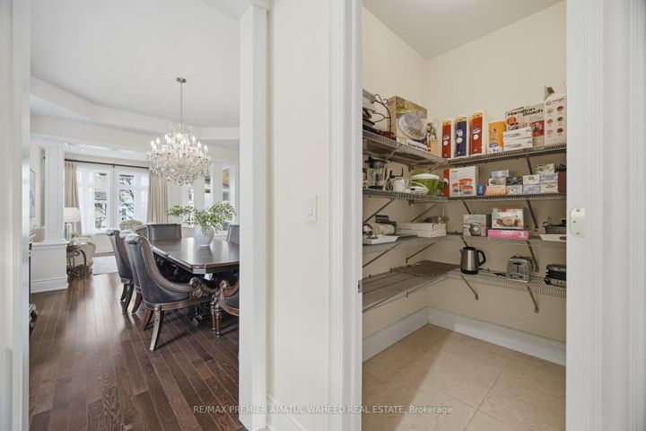 Photo 7 at 75 Virtue Crescent, Vellore Village, Vaughan