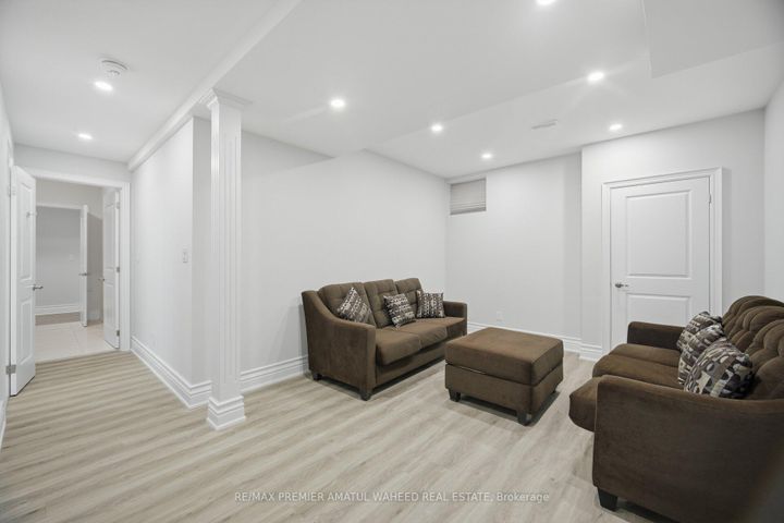 Photo 38 at 75 Virtue Crescent, Vellore Village, Vaughan