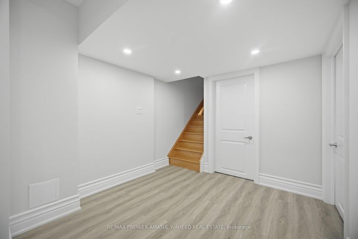 Photo 44 at 75 Virtue Crescent, Vellore Village, Vaughan