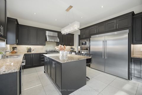 Photo 8 at 75 Virtue Crescent, Vellore Village, Vaughan