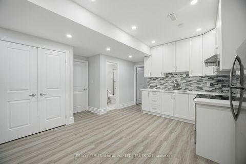 Photo 34 at 75 Virtue Crescent, Vellore Village, Vaughan